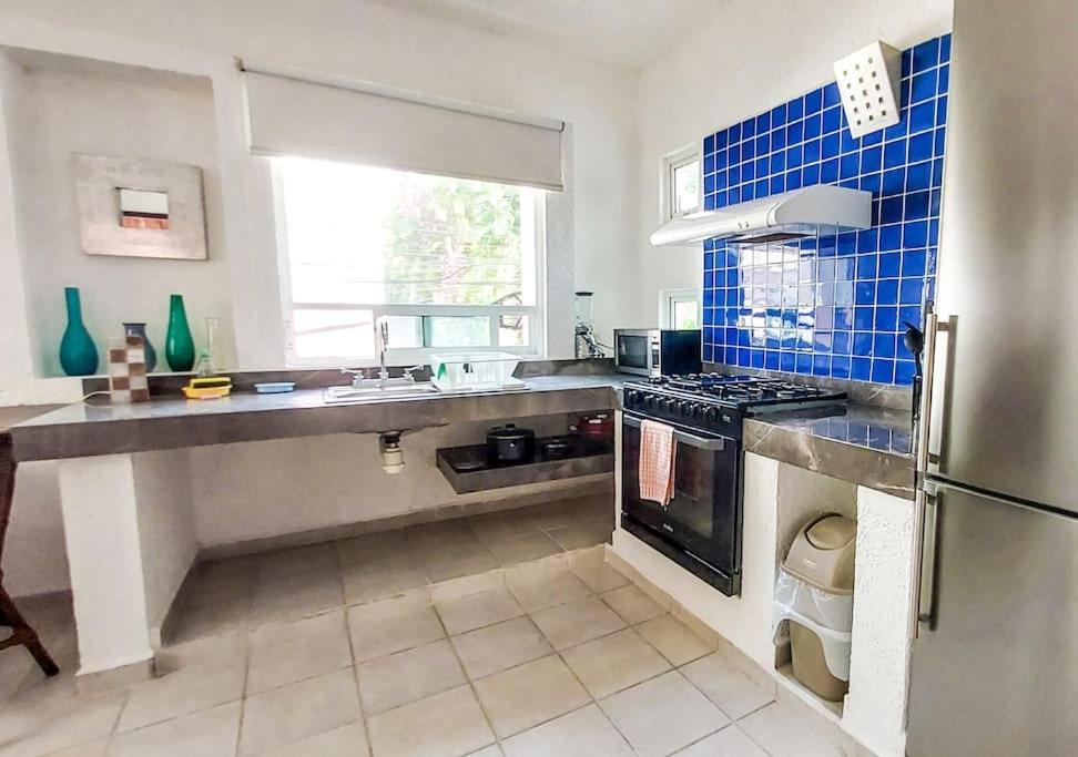 1br With Balcony And Terrace, 1 Block From 5th Av Apartamento *