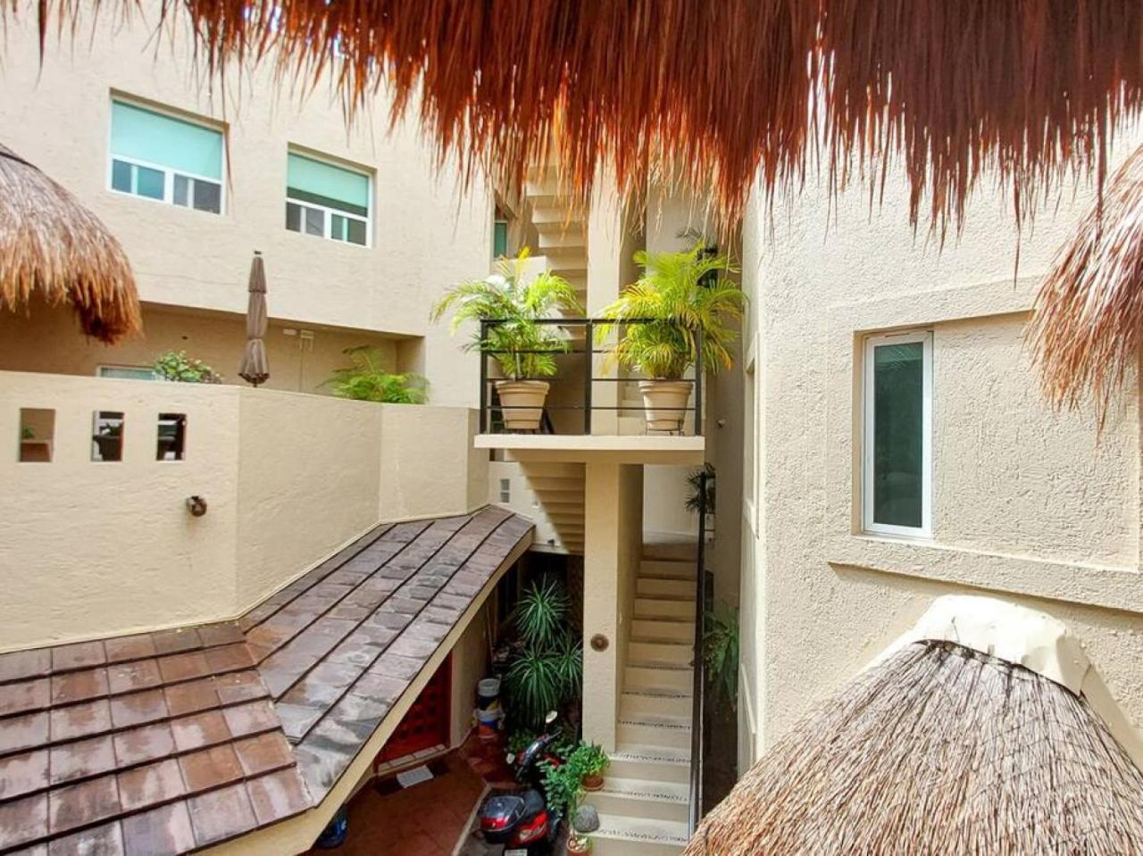 Apartamento 1br With Balcony And Terrace, 1 Block From 5th Av Playa del Carmen